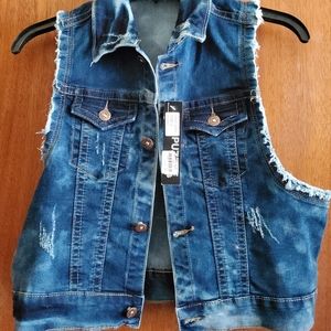 Distressed womens Denim Vest. Size L NWT